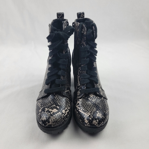 Time and Tru memory foam chunky heel lace up snake print platform combat boots - Picture 2 of 7